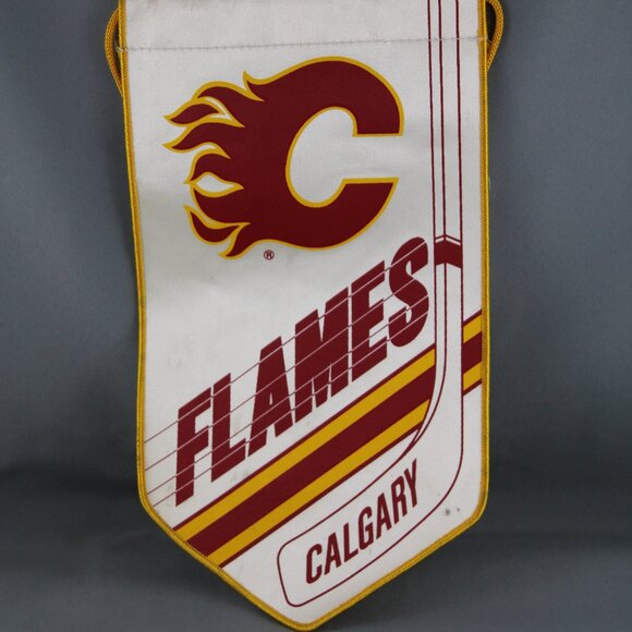 Calgary Flames Banner - Silk Screened Banner 1980s - Polyester Banner - Picture 1 of 4